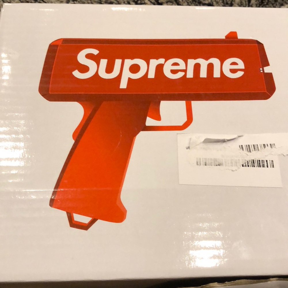 Supreme money gun